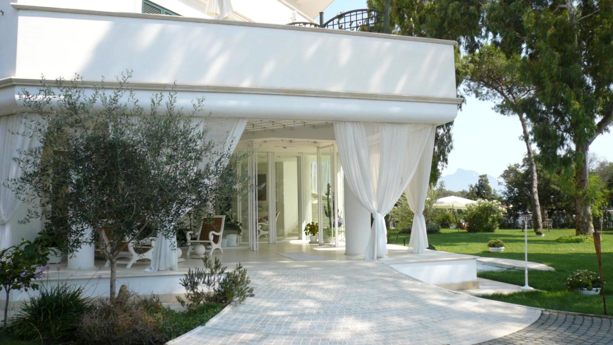 Il San Francesco Charming Hotel Sabaudia Esterno foto