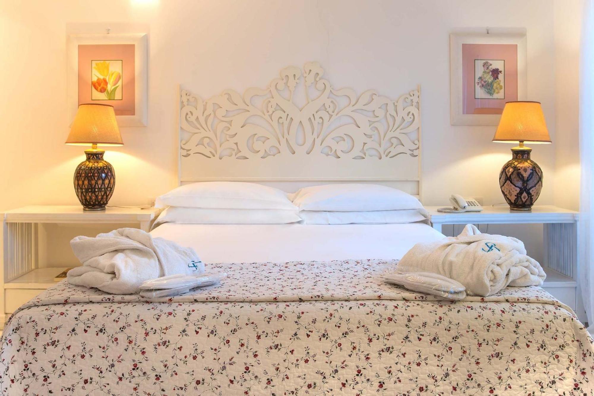 Il San Francesco Charming Hotel Sabaudia Esterno foto