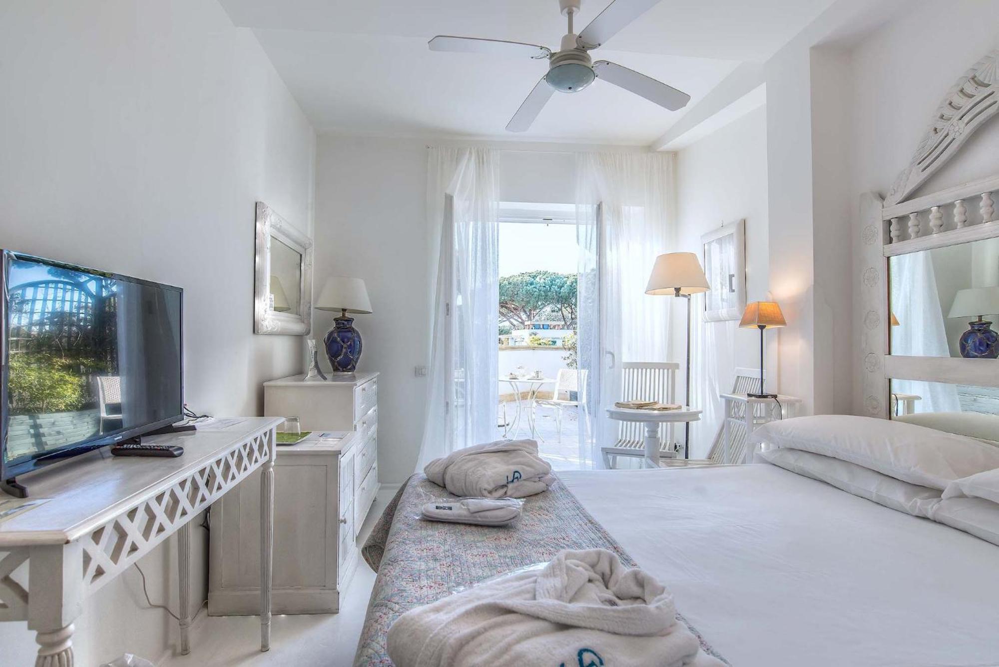 Il San Francesco Charming Hotel Sabaudia Esterno foto