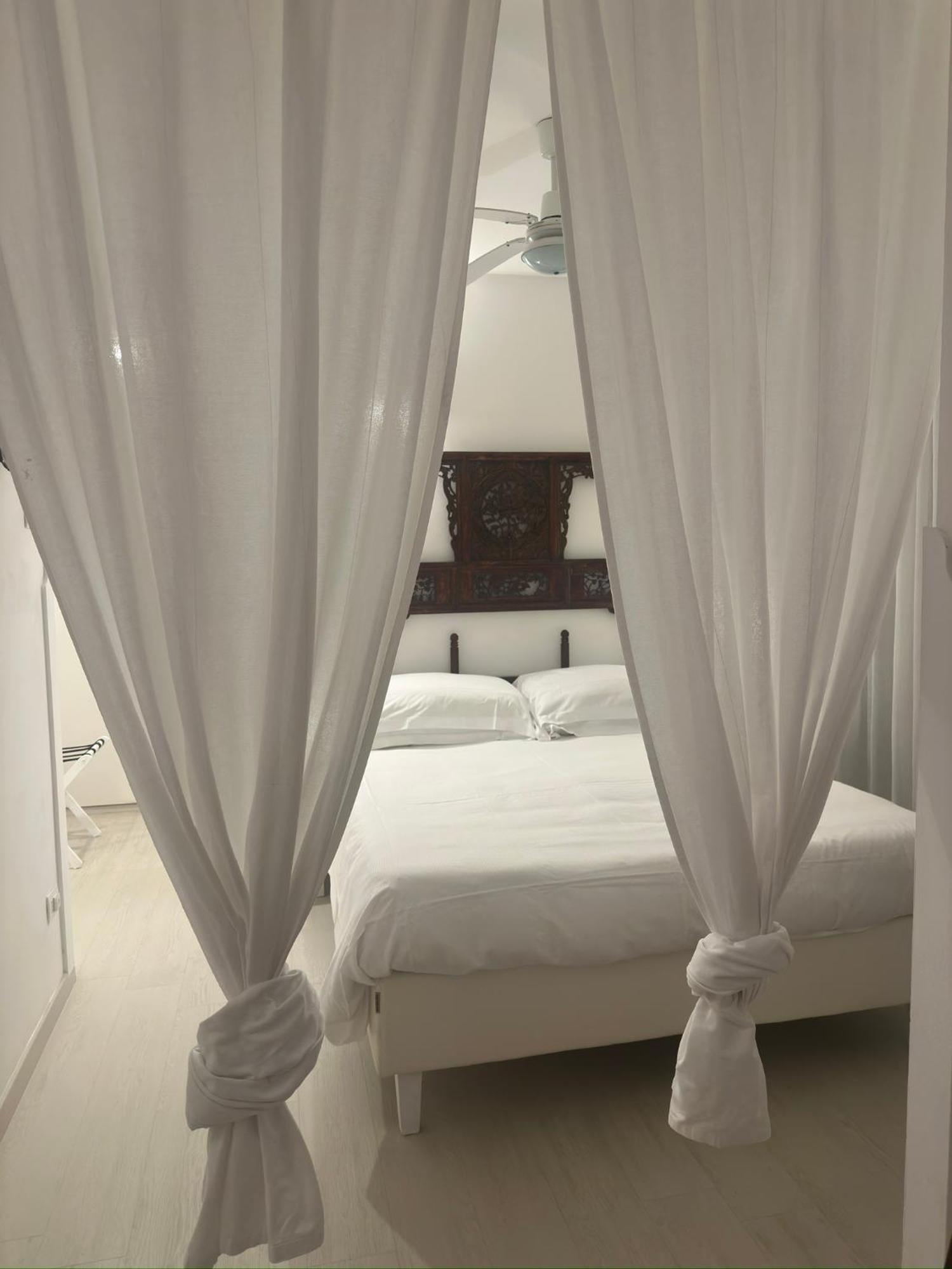 Il San Francesco Charming Hotel Sabaudia Esterno foto