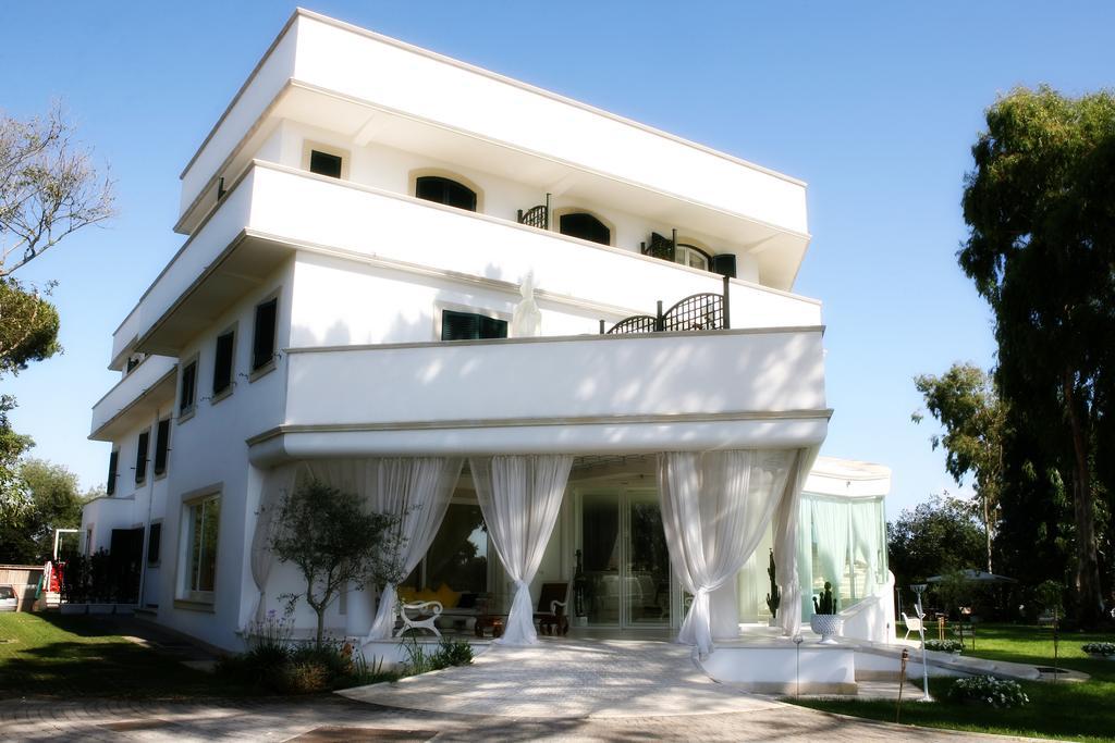Il San Francesco Charming Hotel Sabaudia Esterno foto