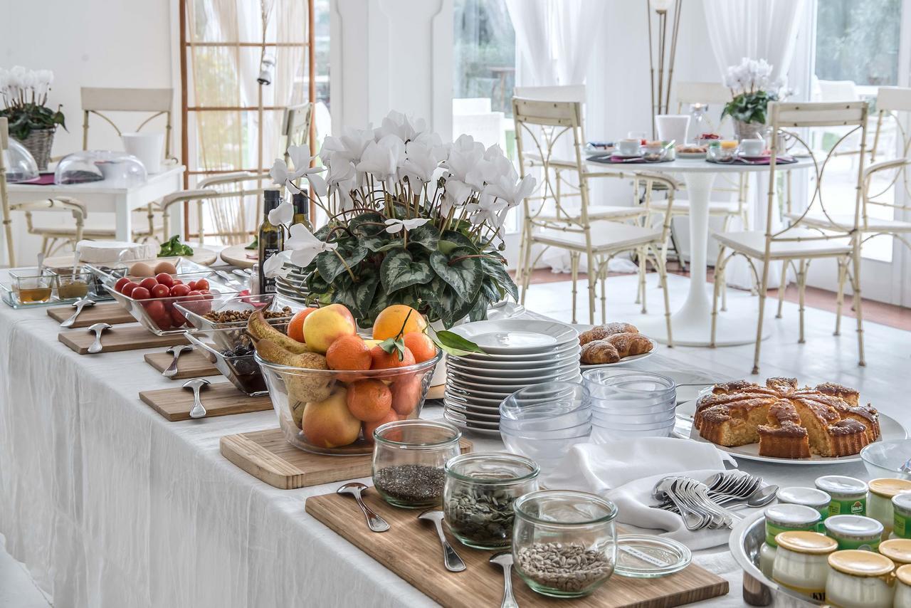 Il San Francesco Charming Hotel Sabaudia Esterno foto